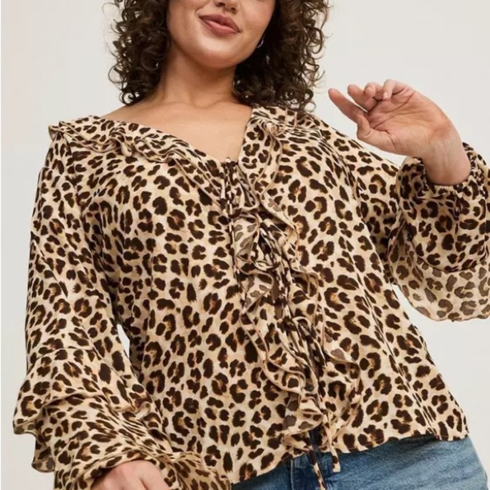NWT- Torrid Leopard Print Chiffon Tie-Front Blouse – Size 1